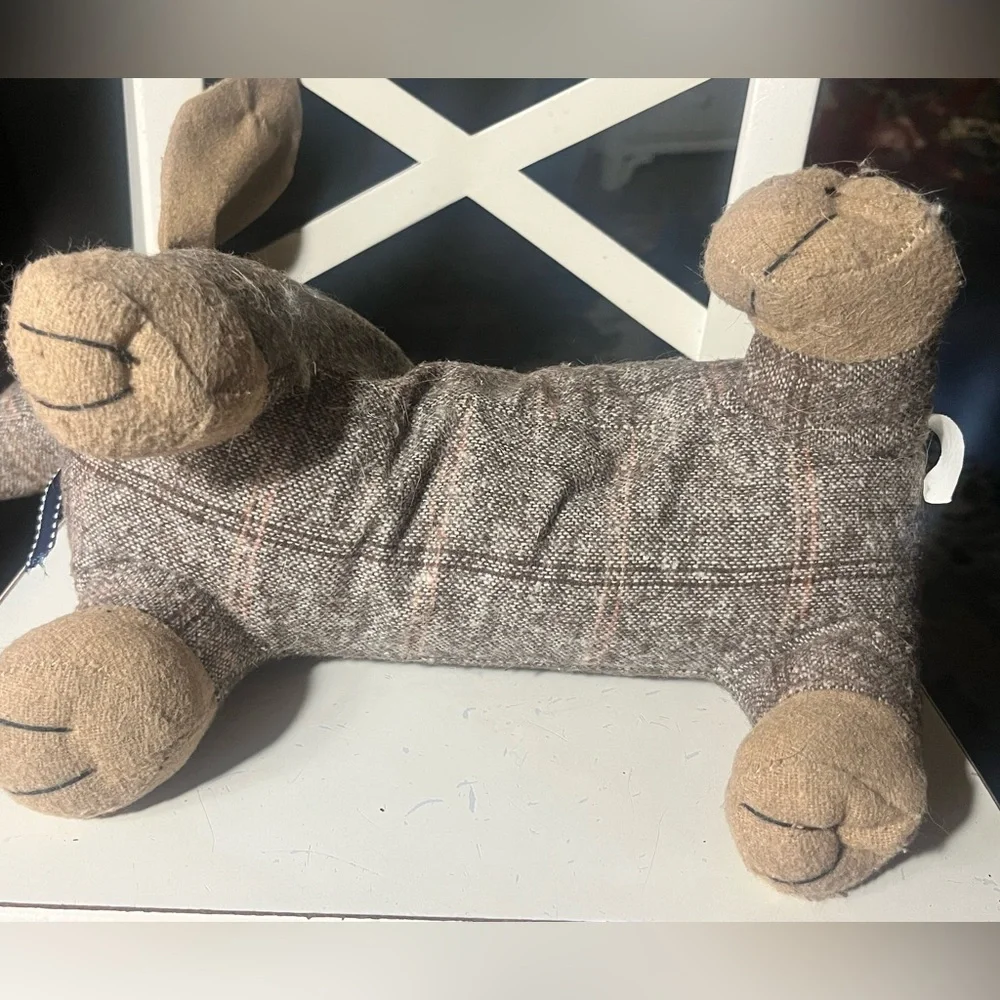 Dachshund pedigree dog doorstop.
